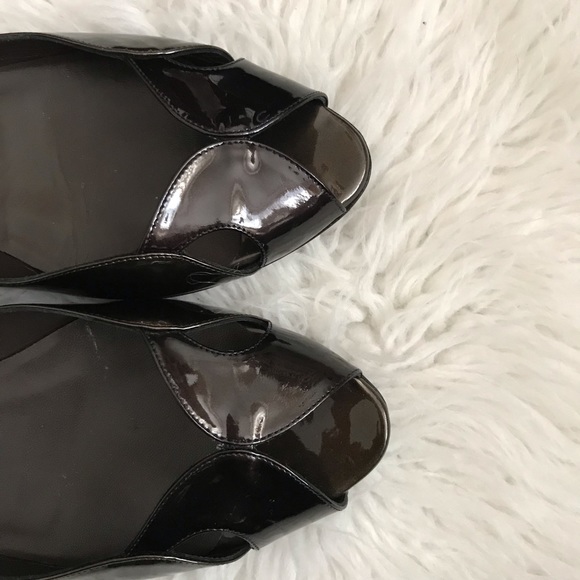 Chanel Open Toe Flats - Picture 2 of 8